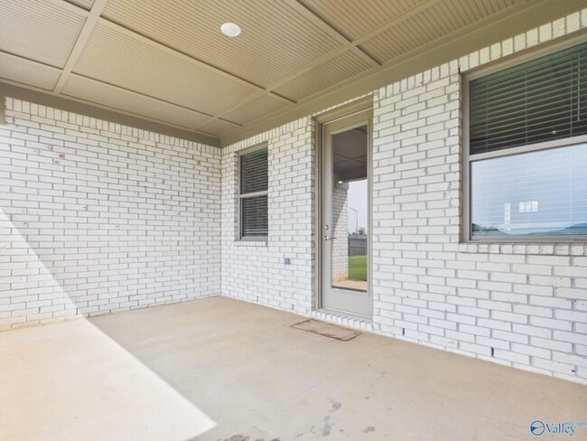Building Photo - 104 Clift Crk Dr