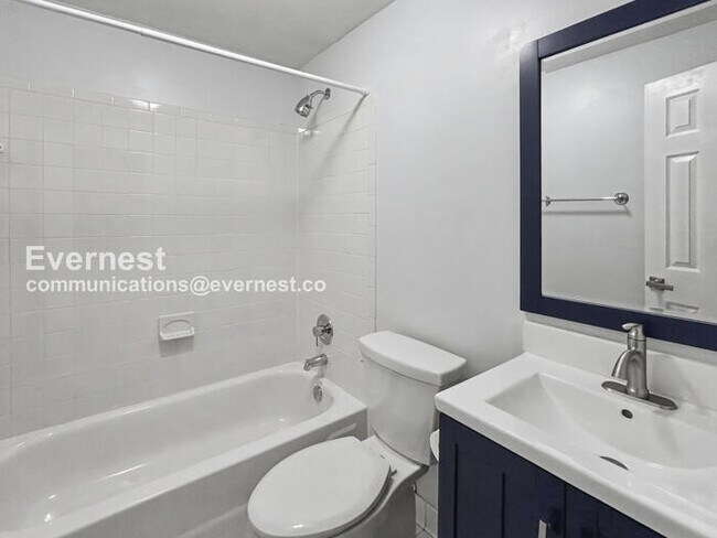 Building Photo - 10401 Bristol Ct