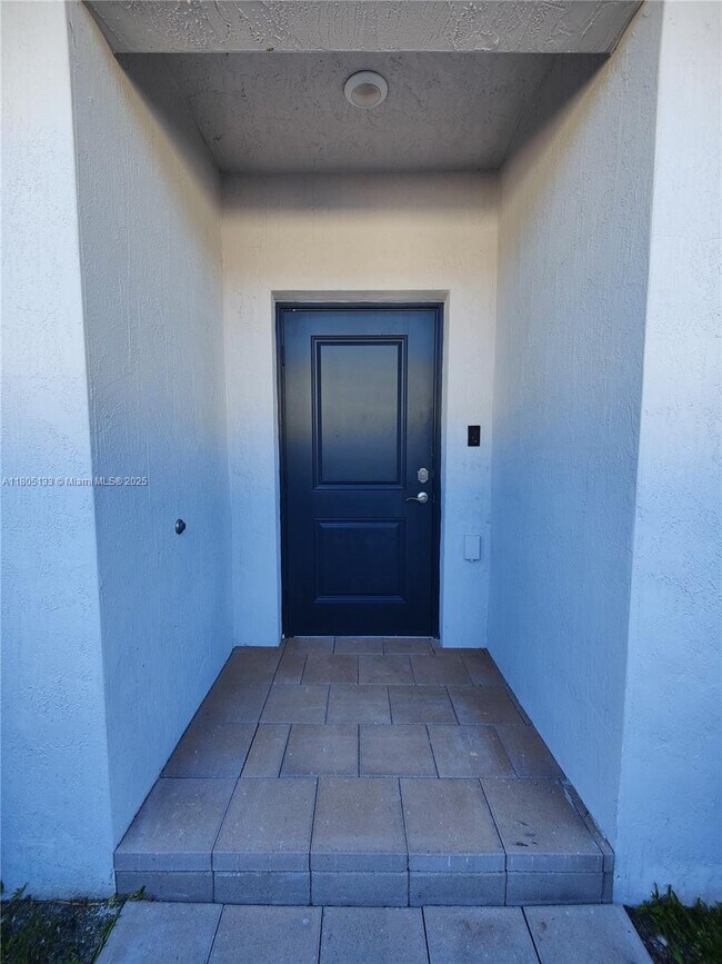 Building Photo - 15752 SW 44th Terrace