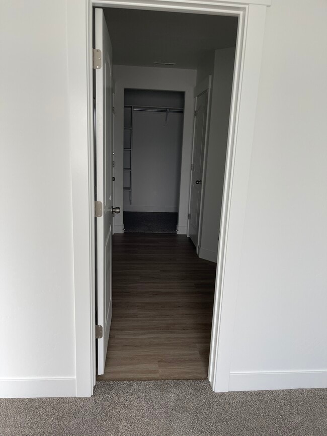 Building Photo - 1099 N Ledger Dr