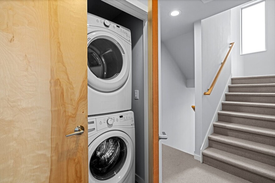 Building Photo - 4036 Linden Ave N