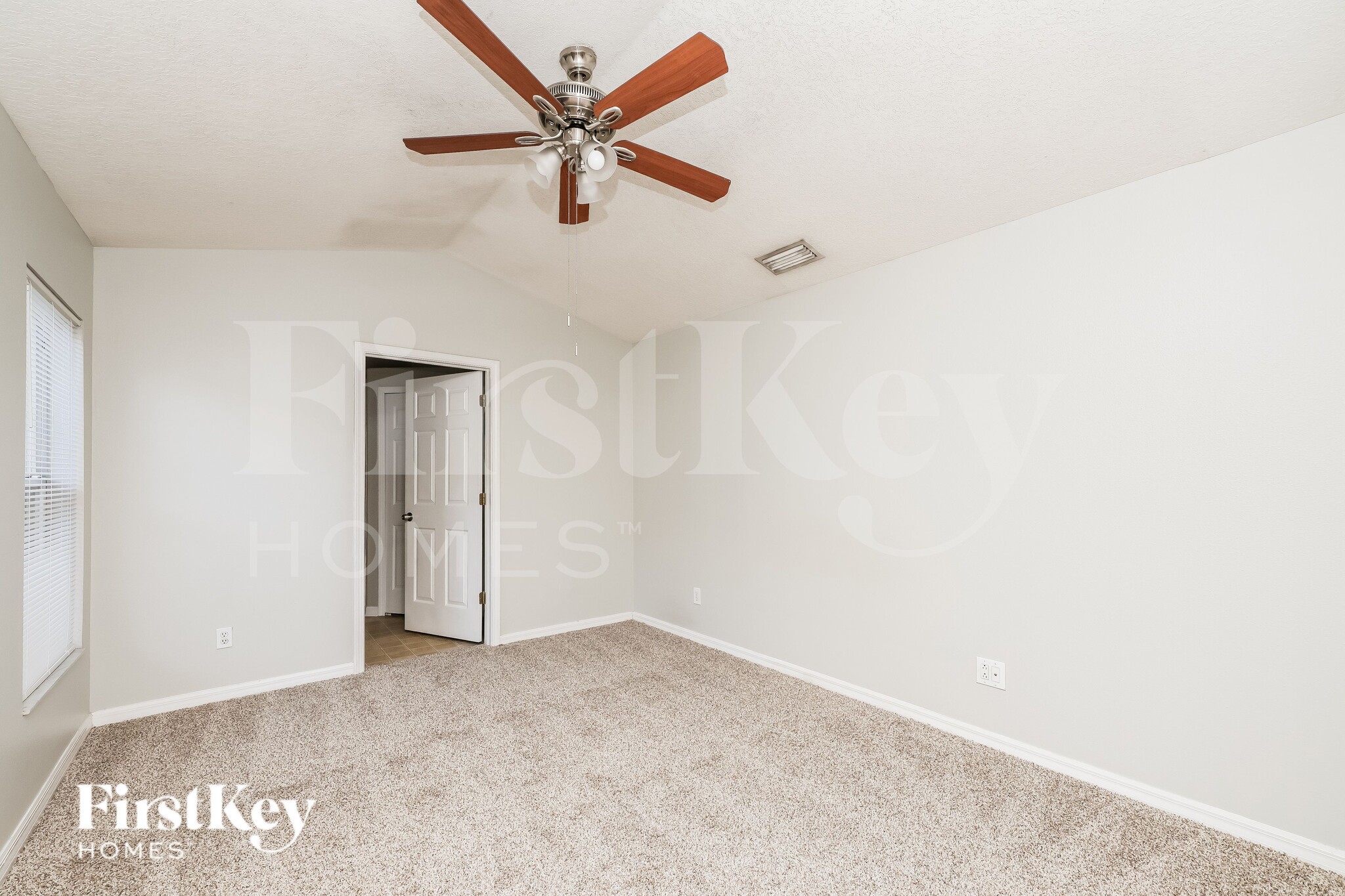 Building Photo - 11133 Lakeside Vista Dr