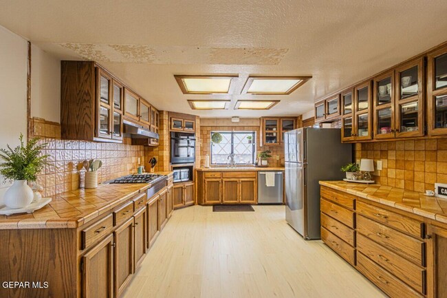 Building Photo - 2425 Anise Dr