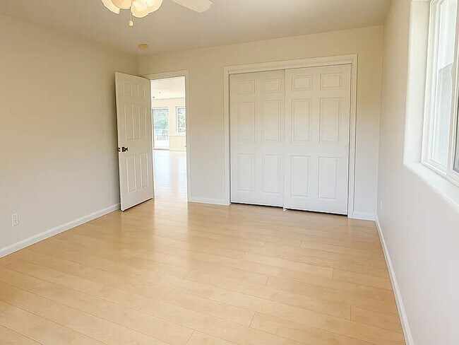 Building Photo - Beautiful 2 Bed 2 Bath Home Available NOW!!!