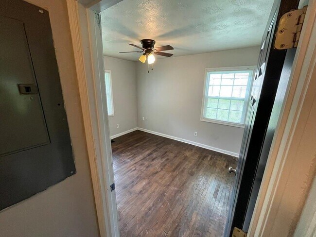 Building Photo - 1642 Mary George Ave NW