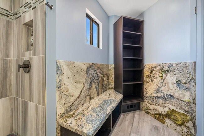 Building Photo - 73416 Irontree Dr