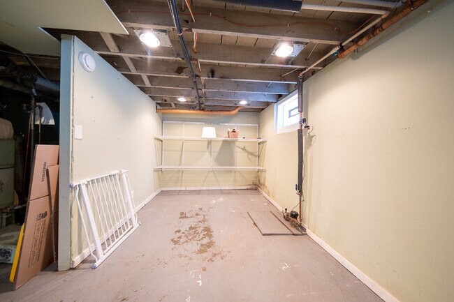 Building Photo - 3832 18th Ave S