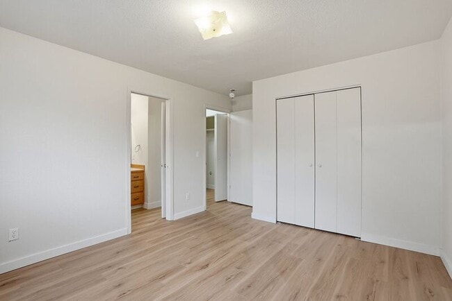 Building Photo - 3446 W Lilac Ct