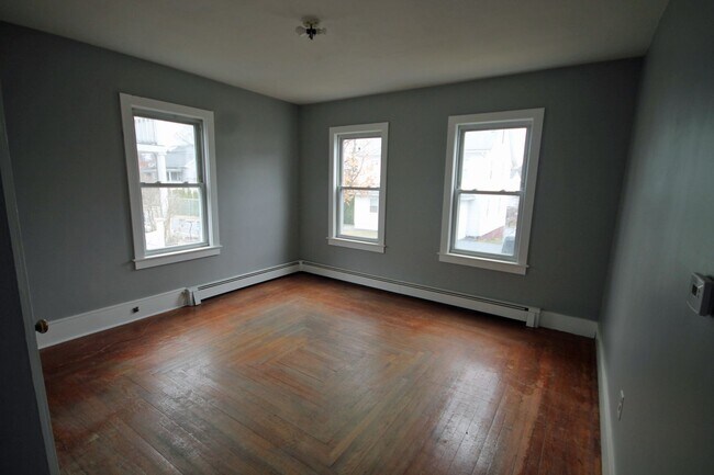 Building Photo - 23-23 Maple Ave