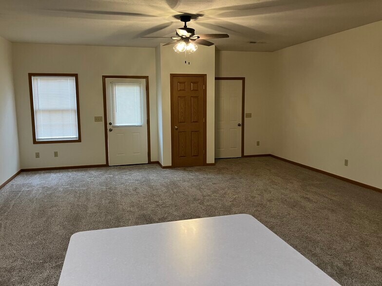 Building Photo - 1023 Laurel Tree Ct
