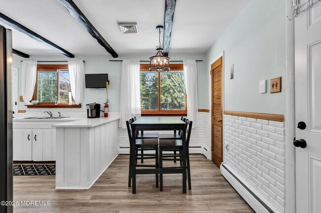 Building Photo - 46 Sunset Ave