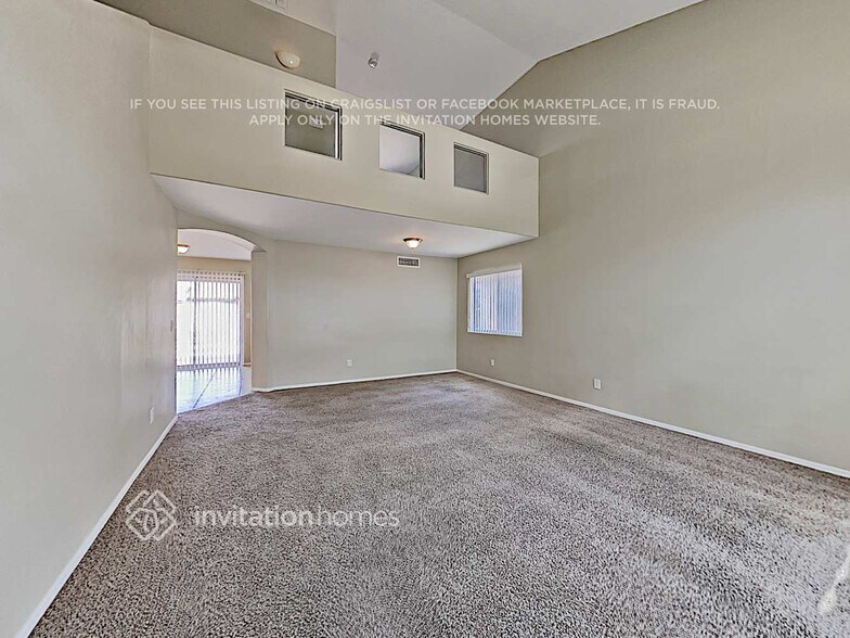 Building Photo - 9740 W Heber Rd