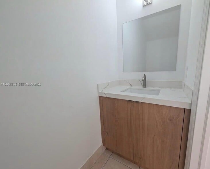 Building Photo - 2143 Hacienda Ter