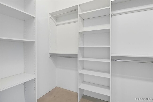 Building Photo - 302 SE Broadway St