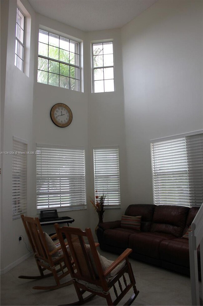 Building Photo - 803 SW 118th Ave