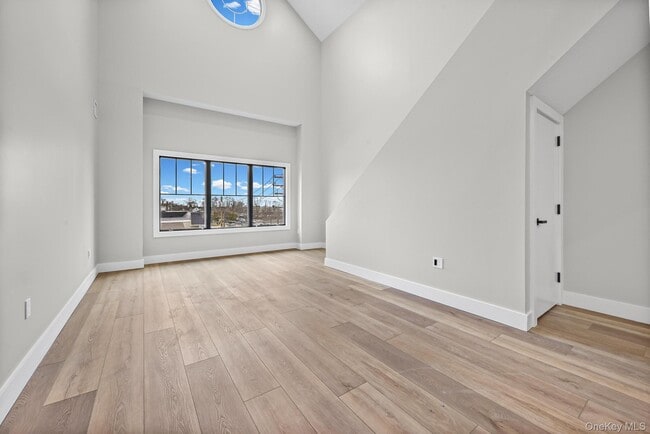 Building Photo - 80 Division St