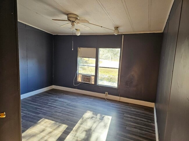 Building Photo - 7566 Peyraud Dr