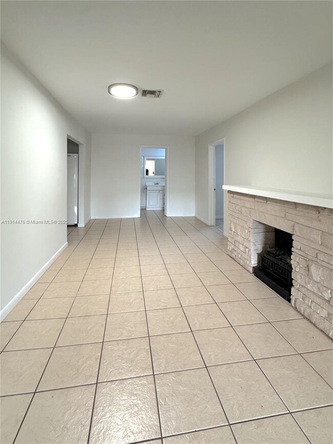 Building Photo - 2225 Taylor St