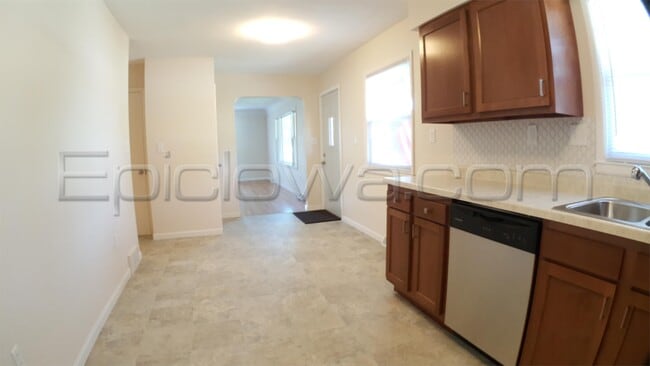 Building Photo - 2237 C Ave NW