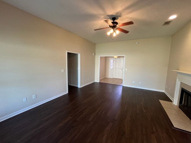 Building Photo - Beautiful Total Electric Home In Phenix Ci...