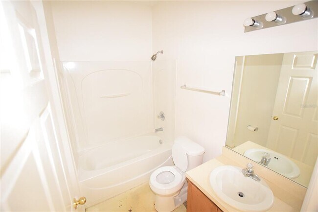 Building Photo - 622 Alfani St