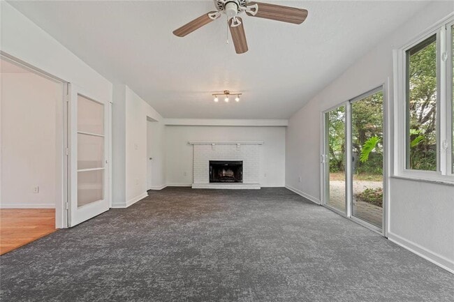 Building Photo - 2115 Sycamore Dr