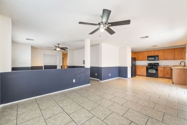 Building Photo - Charming Single-Story Home in Silverado Pines!