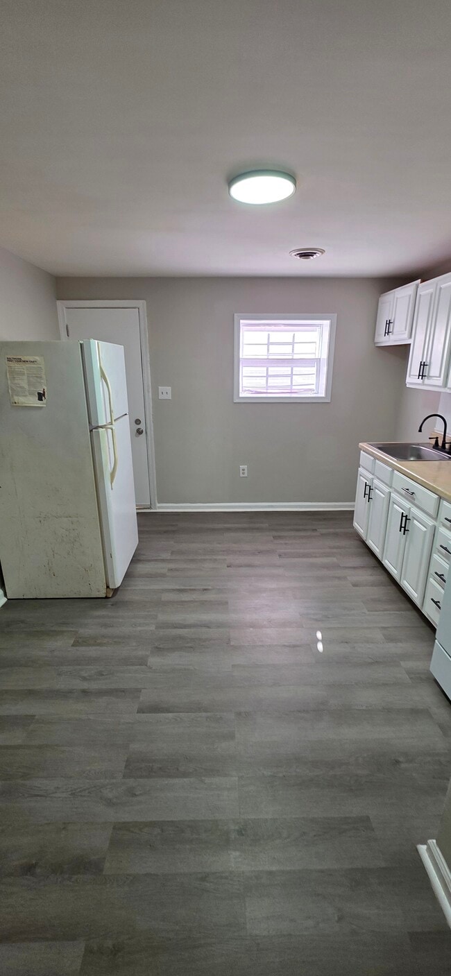 Building Photo - 3309 Noble St