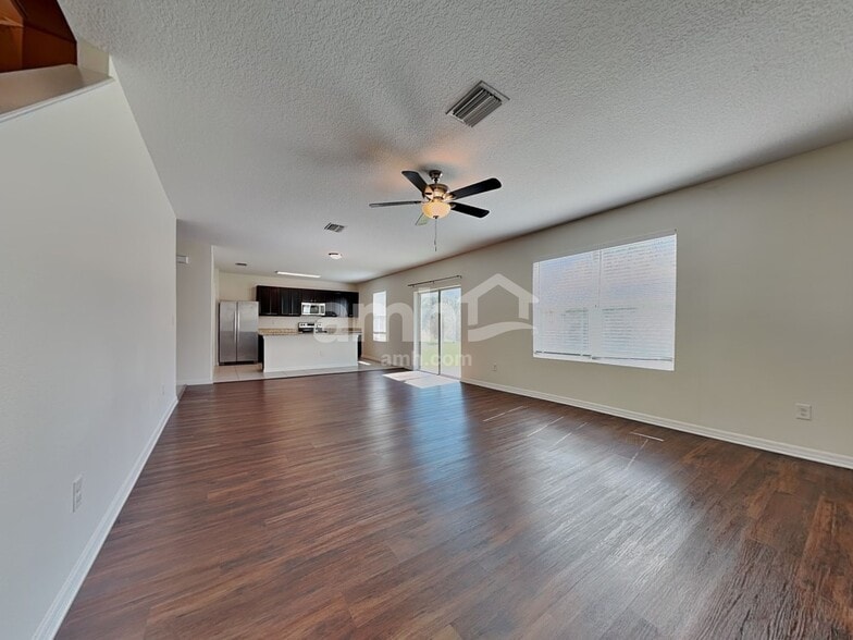 Building Photo - 35900 Jenny Lynne Cir