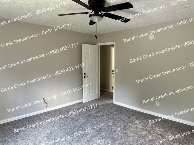 Building Photo - 2-Bed, 1-Bath Townhome with Attached Garag...