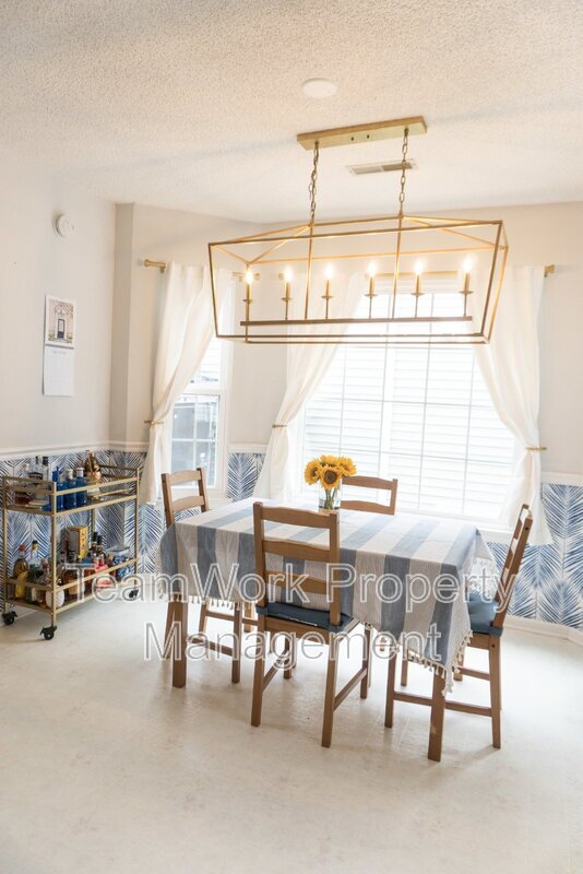 Building Photo - 827 Harbor Pl Dr