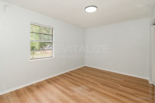 Building Photo - 5728 Post Oak Ct