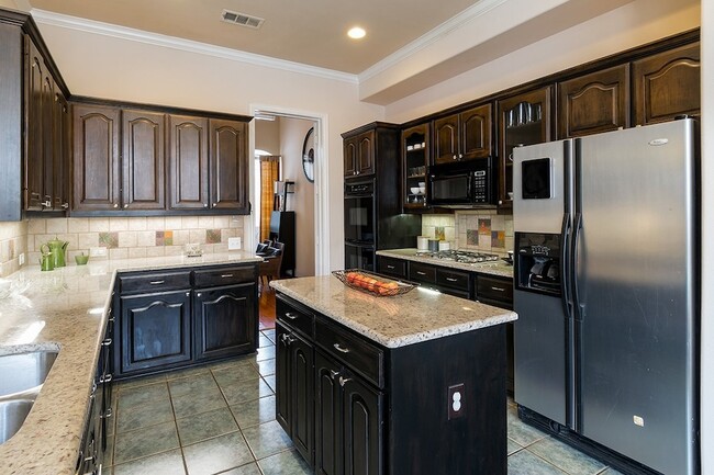 Building Photo - 7712 Brookview Ct