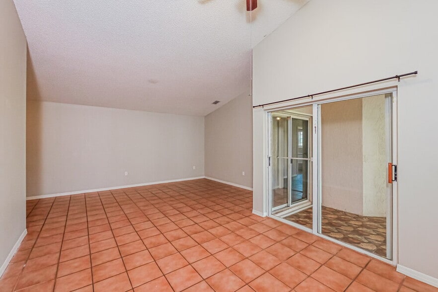 Building Photo - 3370 NW 78th Ave