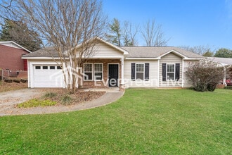 Building Photo - 518 Harper St