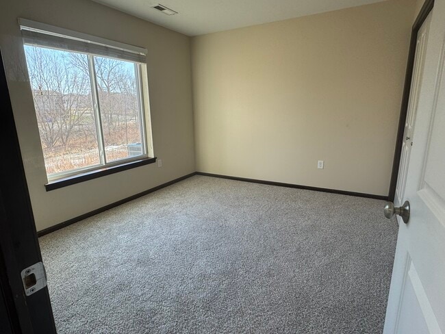 Building Photo - 460 RJ Dr