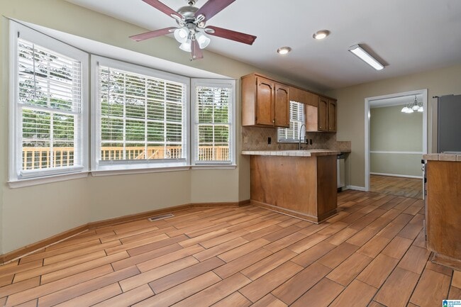 Building Photo - 5100 Weatherford Dr