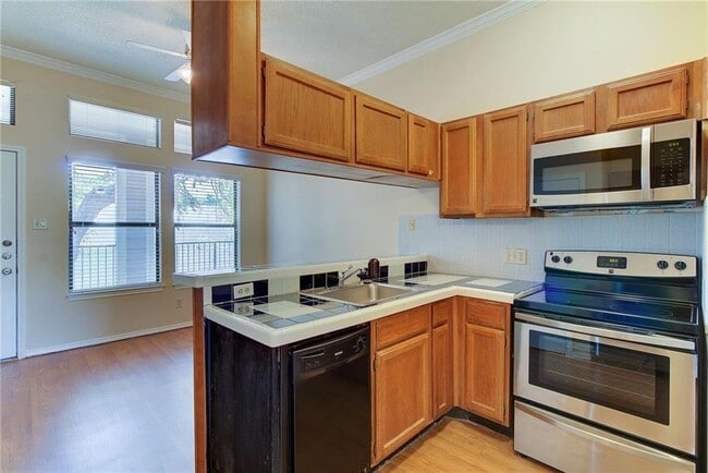 Building Photo - 2802 Nueces St