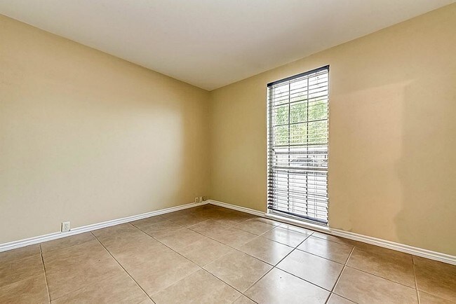 Building Photo - 5353 Institute Ln