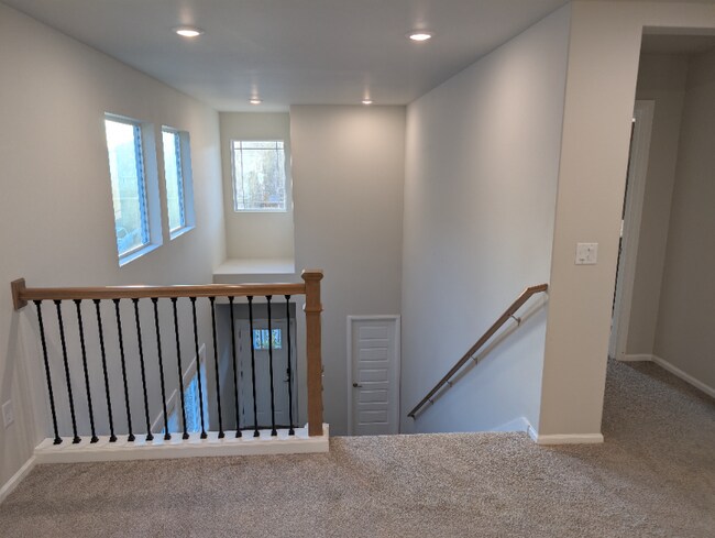 Building Photo - 912 119th Ave SE