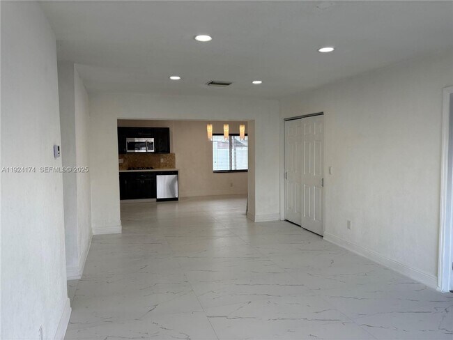 Building Photo - 3500 SW 36th St