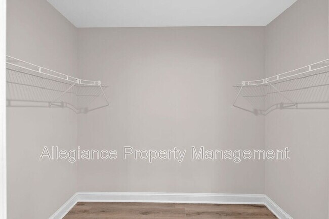 Building Photo - 2215 Lida Ct