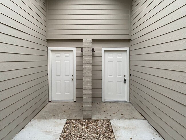 Building Photo - 2408 Burleson Ct