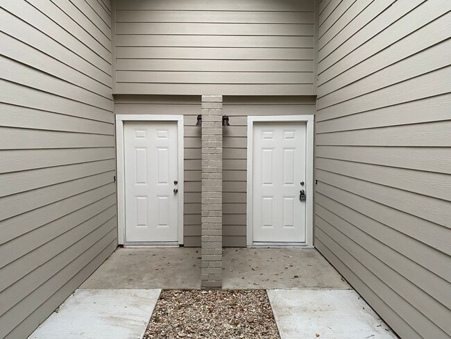 Building Photo - Samuelson Properties 3 (2408 Burleson Ct)