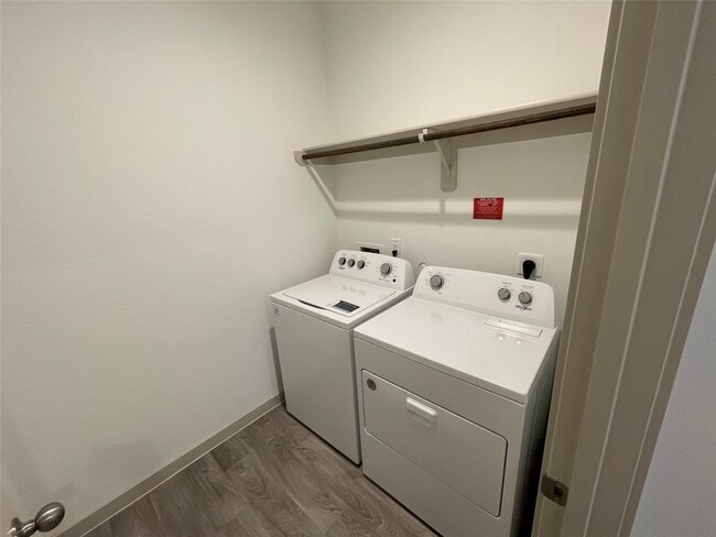 Building Photo - 12721 Oxford Gate Dr