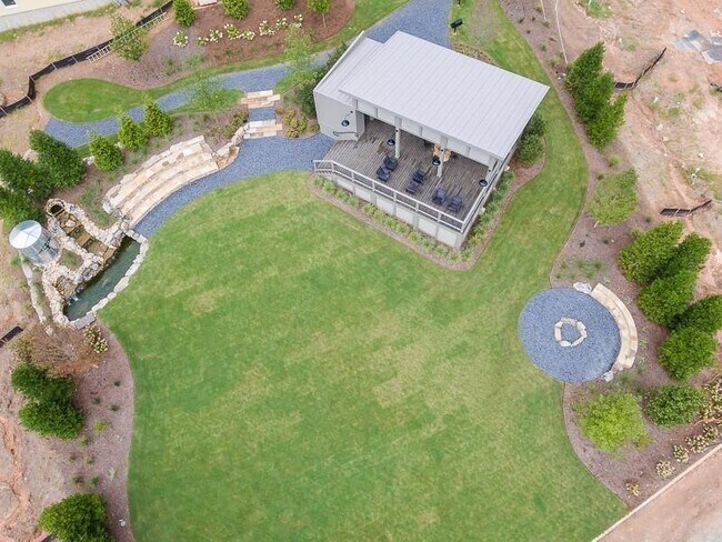Building Photo - 757 Cady Way