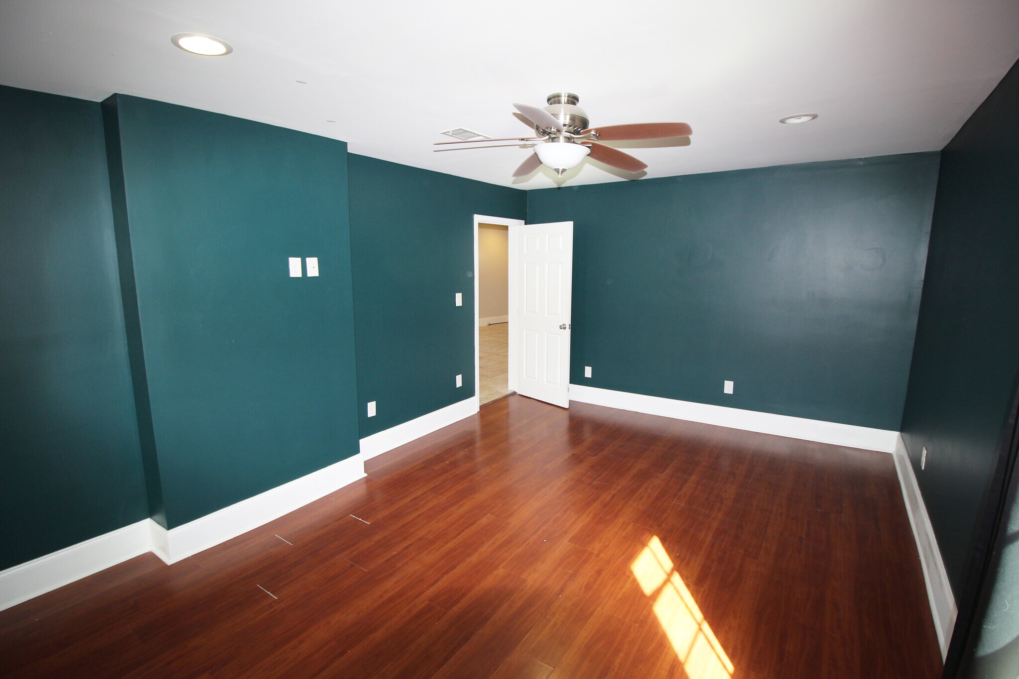 Building Photo - 3033 Toledano St