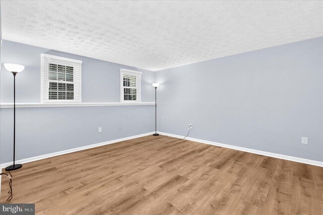 Building Photo - 696 Southern Hills Dr