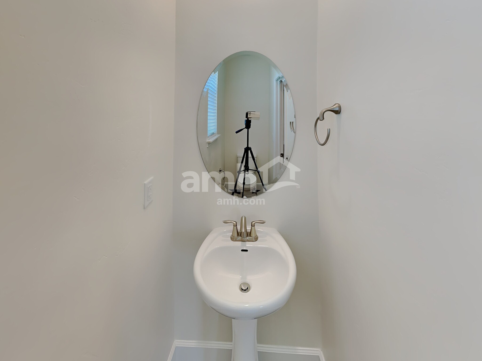 Building Photo - 413 North St