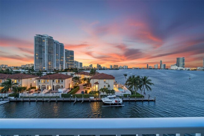 Building Photo - 4000 NE 170th St